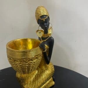 WOMAN WITH BASKET 4616